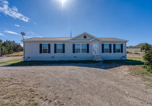Photo 2 of Manufactured home for sale at 8 Capital Rd, Edgewood, NM 87015 | MLS# 1105223 | Listing updated on 2026-08-06