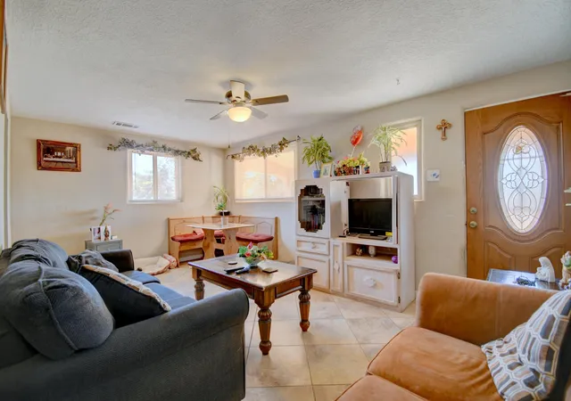 5th image of 4803 Mescalero Rd Ne, Albuquerque, NM 87110 | MLS# 1105244