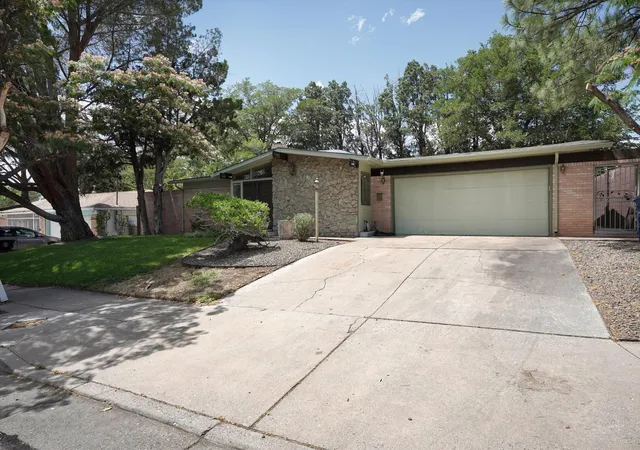 Homes for sale in Albuquerque, NM | 11501 Golden Gate Ave Ne, Albuquerque, NM 87111 | MLS# 1105273
