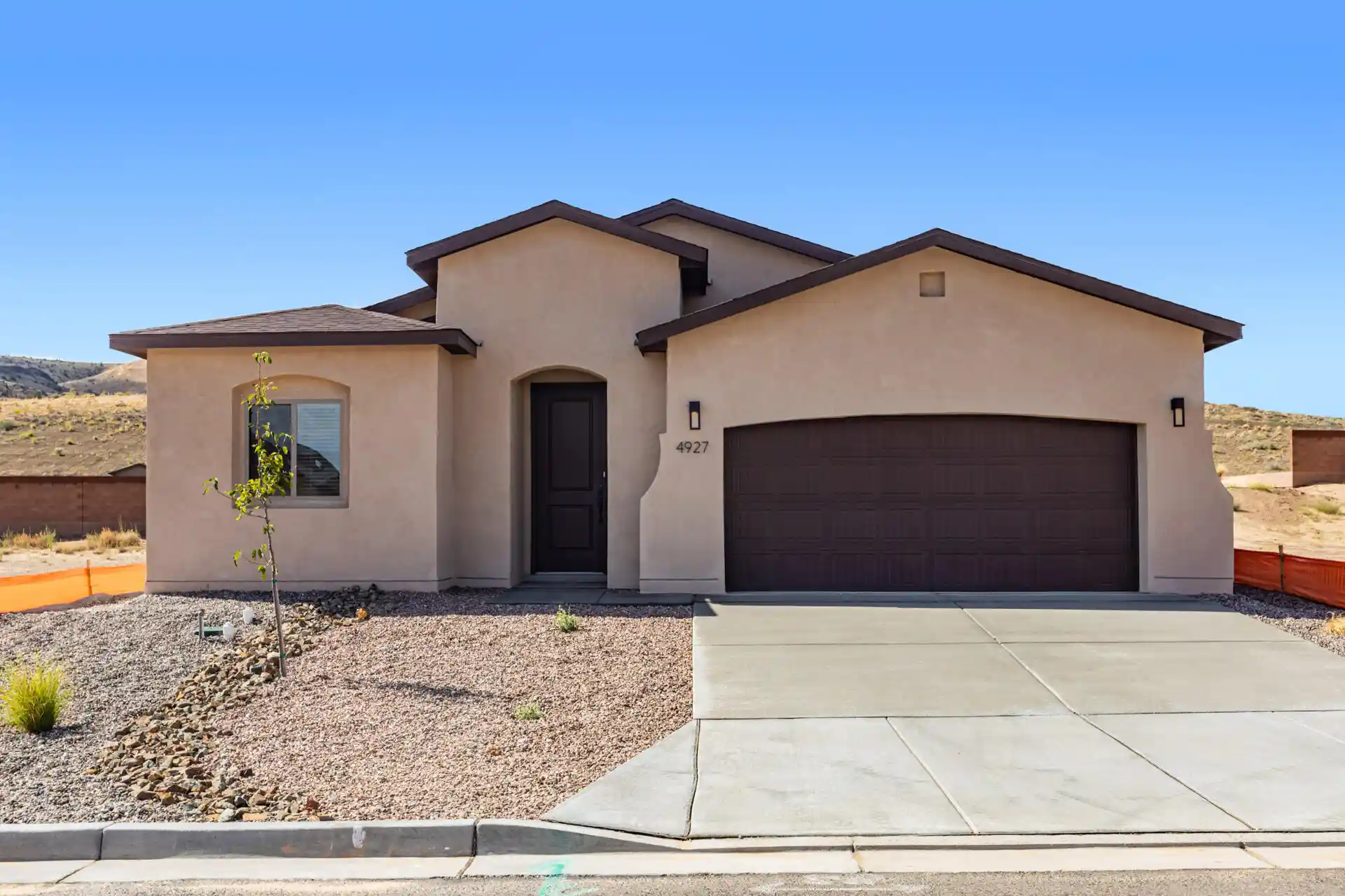Photo 1 of Single family home for sale at 4927 Manzano Peak St Sw, Los Lunas, NM 87031 | MLS# 1105312 | Listing updated on 2026-10-21