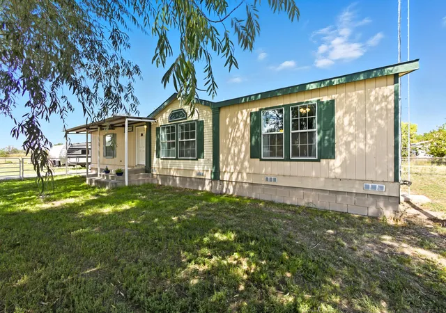 Homes for sale in Belen, NM | 84 Padilla Rd, Belen, NM 87002 | MLS# 1105317