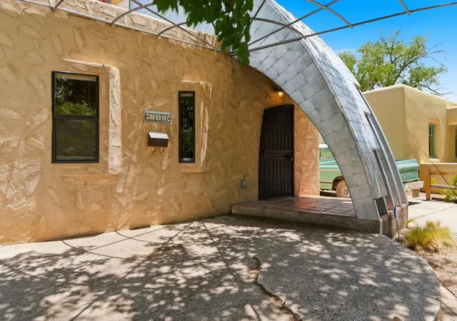 Photo 2 of Single family home for sale at 420 Aliso Dr NE, Albuquerque, NM 87108 | MLS# 1105327 | Listing updated on 2026-08-04