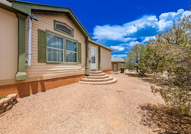 5th image of 18 Barbara Ln, Edgewood, NM 87015 | MLS# 1105375
