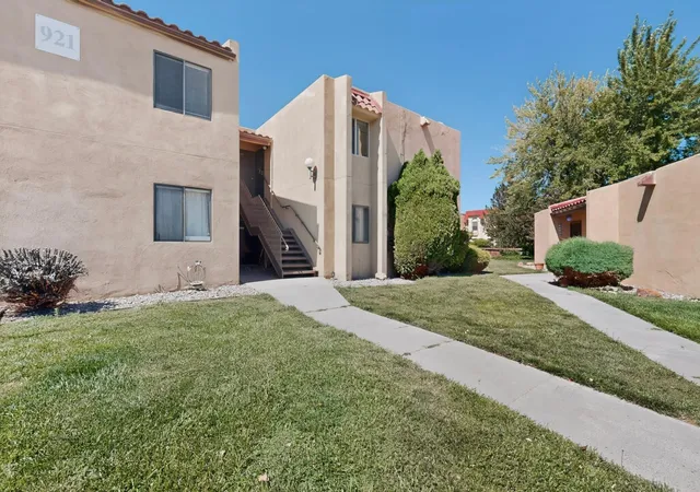 Homes for sale in Rio Rancho, NM | 921 Country Club Dr Se #APT J, Rio Rancho, NM 87124 | MLS# 1105379