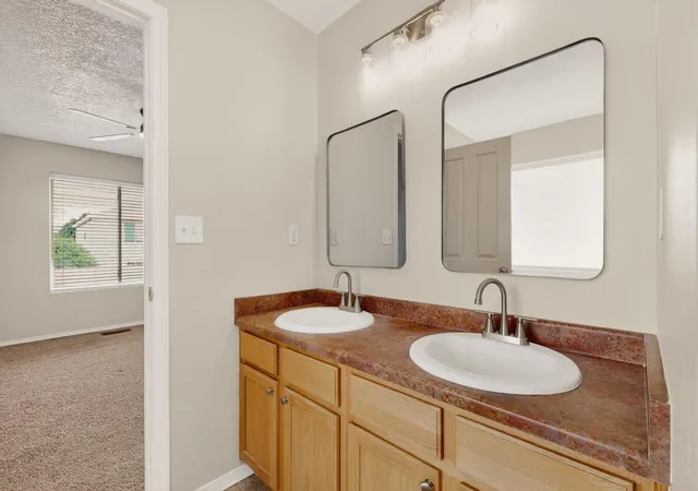 Homes for sale in Los Lunas, NM | 235 Cloud View Ave Sw, Los Lunas, NM 87031 | MLS# 1105389