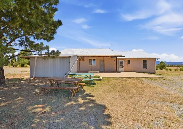 Photo 5 of Townhouse for sale at 636 N Cedardale Ave, Mountainair, NM 87036 | MLS# 1105411 | Listing updated on 2026-07-21