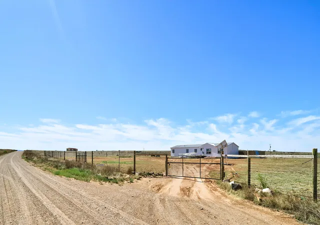 Homes for sale in Moriarty, NM | 47 Reata Rd, Moriarty, NM 87035 | MLS# 1105439