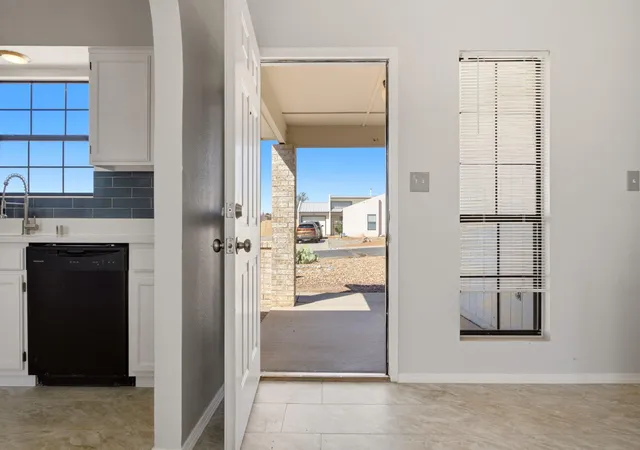 Homes for sale in Rio Rancho, NM | 4735 Gypsum Dr Ne, Rio Rancho, NM 87124 | MLS# 1105441
