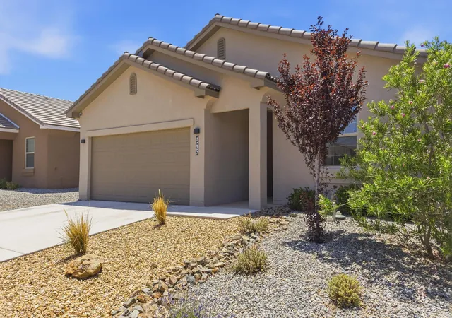 Photo 2 of Sale Pending at 2027 White Dove St Se, Albuquerque, NM 87123 | MLS# 1105467 | Listing updated on 2026-08-29