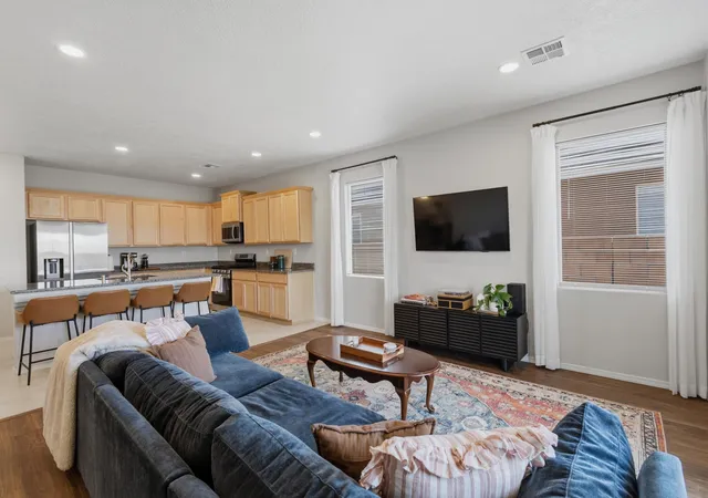 Photo 4 of Sale Pending at 2027 White Dove St SE, Albuquerque, NM 87123 | MLS# 1105467 | Listing updated on 2026-08-29