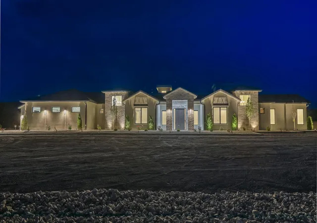 Photo 1 of Single family home for sale at 18 Chamisa Rd, Placitas, NM 87043 | MLS# 1105487 | Listing updated on 2026-08-13