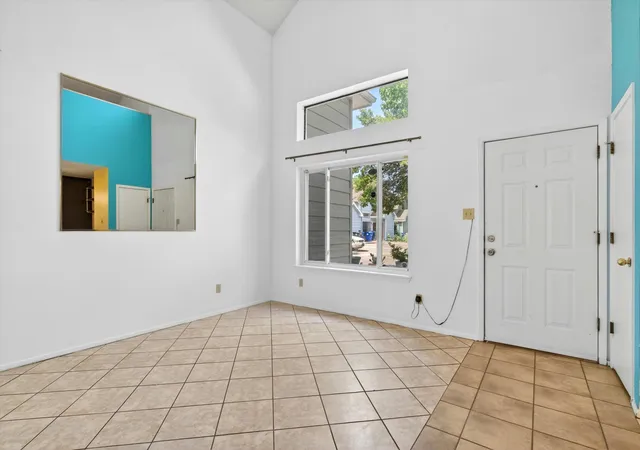 4th image of 708 Barelas Ct Sw, Albuquerque, NM 87102 | MLS# 1105492