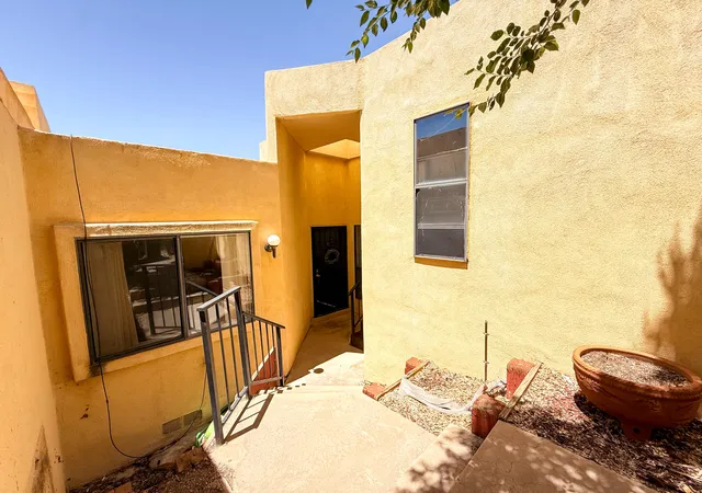 Photo 3 of Sale Pending at 523 Pinon Crk Rd Se, Albuquerque, NM 87123 | MLS# 1105513 | Listing updated on 2026-08-24
