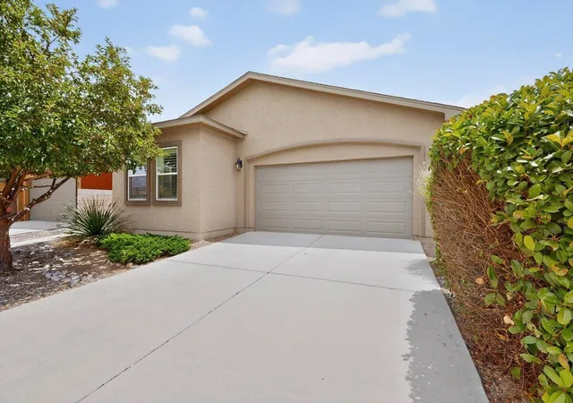 Photo 2 of Single family home for sale at 241 Rio Chama Cir Sw, Los Lunas, NM 87031 | MLS# 1105526 | Listing updated on 2026-07-21