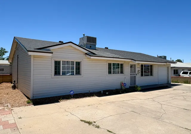 2nd image of 3808 Candelaria Rd Ne, Albuquerque, NM 87110 | MLS# 1105568