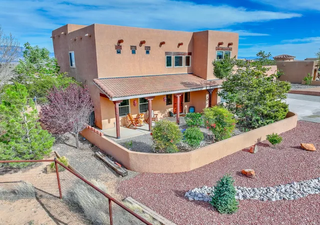 2nd image of 714 10th St Ne, Rio Rancho, NM 87124 | MLS# 1105623