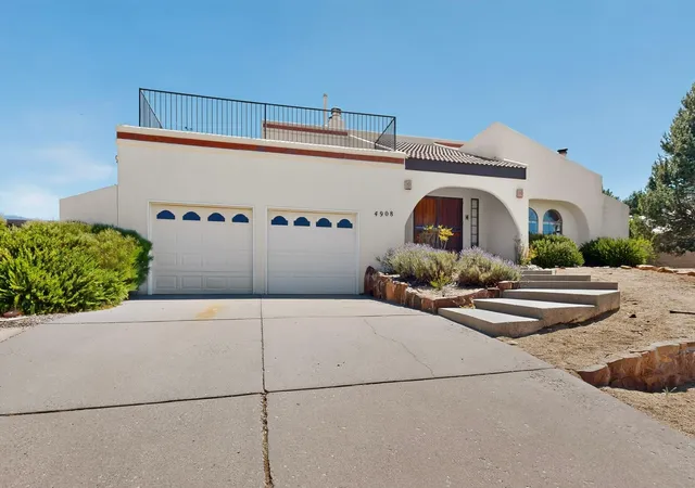 Photo 2 of Single family home for sale at 4908 Calle De Luna Ne, Albuquerque, NM 87111 | MLS# 1105639 | Listing updated on 2026-08-27