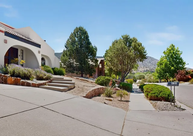Photo 2 of Single family home for sale at 4908 Calle De Luna NE, Albuquerque, NM 87111 | MLS# 1105639 | Listing updated on 2026-08-27