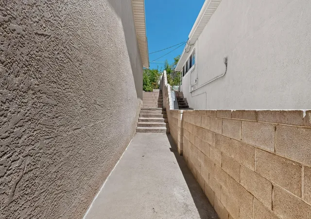Photo 4 of Single family home for sale at 1612 Princeton Dr SE, Albuquerque, NM 87106 | MLS# 1105684 | Listing updated on 2026-08-25