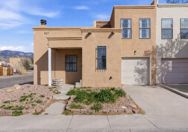 Photo 4 of Townhouse for sale at 836 Knox Ct NE, Albuquerque, NM 87123 | MLS# 1105686 | Listing updated on 2026-08-17