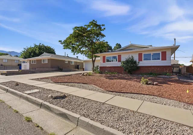 Photo 3 of Sale Pending at 10220 San Gabriel Rd Ne, Albuquerque, NM 87111 | MLS# 1105744 | Listing updated on 2026-08-21