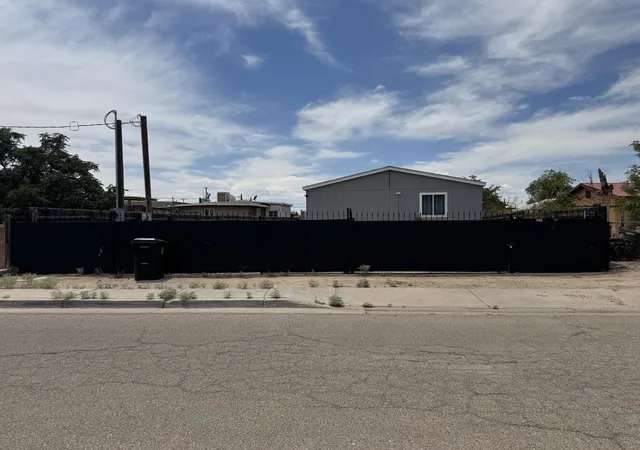 Photo 1 of Sale Pending at 3927 3rd Street Nw, Albuquerque, NM 87107 | MLS# 1105796 | Listing updated on 2026-08-21
