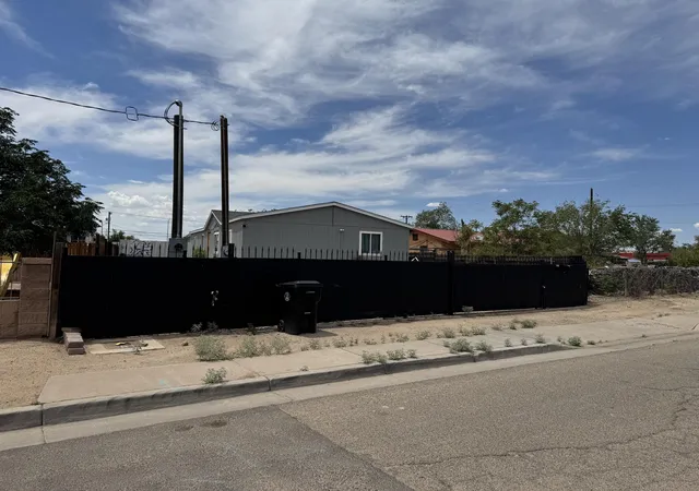 Photo 2 of Sale Pending at 3927 3rd Street NW, Albuquerque, NM 87107 | MLS# 1105796 | Listing updated on 2026-08-21