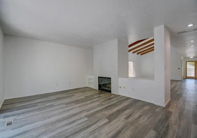 Photo 2 of Sale Pending at 6044 Vista Campo Rd Ne, Albuquerque, NM 87109 | MLS# 1105525 | Listing updated on 2026-08-29