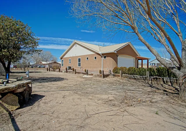 Photo 3 of Single family home for sale at 15 Tome Hl Rd, Los Lunas, NM 87031 | MLS# 1105844 | Listing updated on 2026-08-28