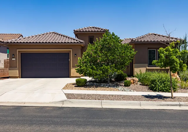Photo 3 of Sale Pending at 2300 Chuckwalla Spring Trl Nw, Albuquerque, NM 87120 | MLS# 1105847 | Listing updated on 2026-08-27