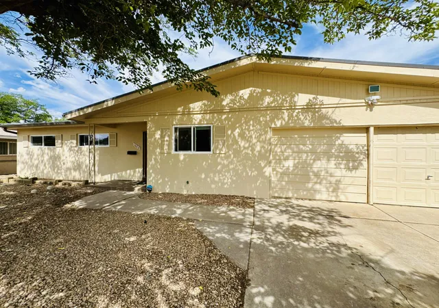 Photo 3 of Sale Pending at 1620 Parsifal St Ne, Albuquerque, NM 87112 | MLS# 1105860 | Listing updated on 2026-09-01
