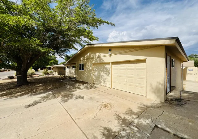 Photo 3 of Sale Pending at 1620 Parsifal St NE, Albuquerque, NM 87112 | MLS# 1105860 | Listing updated on 2026-09-01