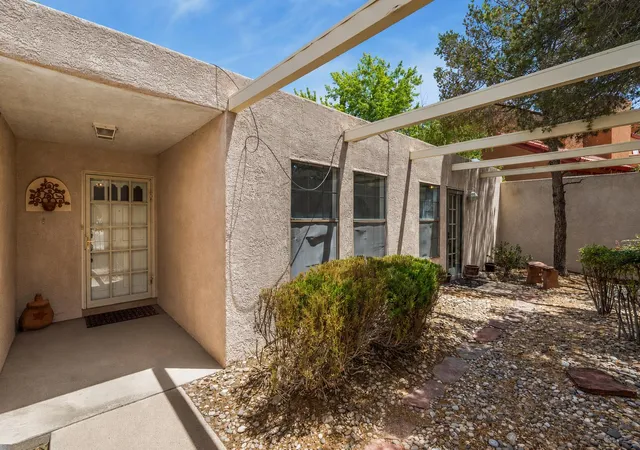 3rd image of 9909 Fostoria Rd Ne, Albuquerque, NM 87111 | MLS# 1105877
