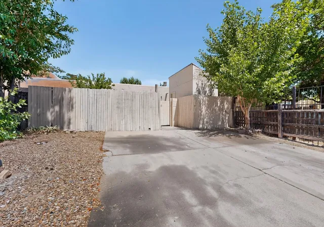 4th image of 250 La Vida Nueva Del Oeste Sw, Albuquerque, NM 87105 | MLS# 1105883