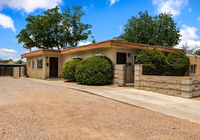image of 215 Madison St Ne, Albuquerque, NM 87108 | MLS# 1105886