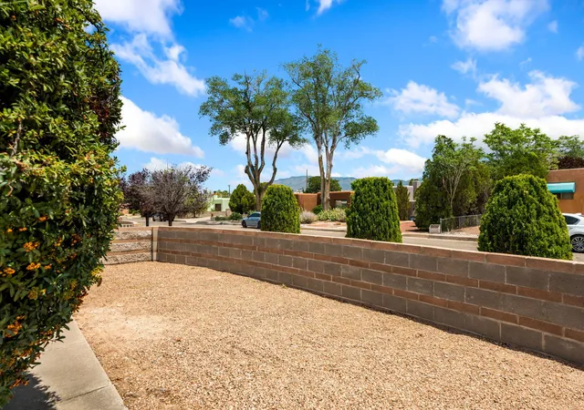 image of 215 Madison St Ne, Albuquerque, NM 87108 | MLS# 1105886