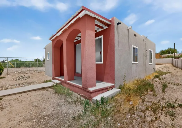 Photo 3 of Single family home for sale at 1430 Franciscan St Ne, Albuquerque, NM 87102 | MLS# 1105934 | Listing updated on 2026-08-26