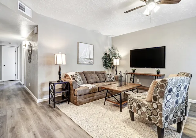 Photo 4 of Sale Pending at 212 Jane St NE, Albuquerque, NM 87123 | MLS# 1105950 | Listing updated on 2026-08-26