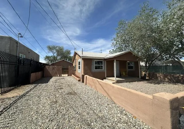 Photo 2 of Multi family home for sale at 120 Veranda Rd Nw, Albuquerque, NM 87107 | MLS# 1106009 | Listing updated on 2026-08-28