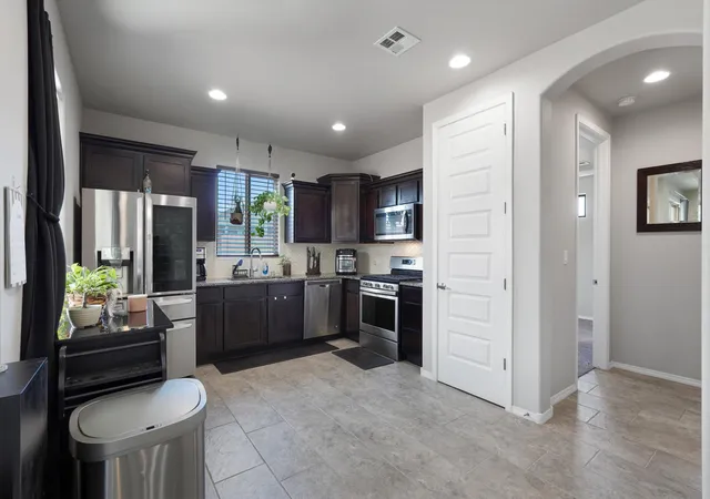 Photo 4 of Single family home for sale at 6391 Red Falcon Dr NE, Rio Rancho, NM 87144 | MLS# 1106014 | Listing updated on 2026-08-23
