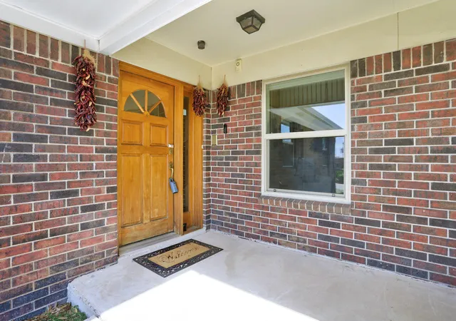 Photo 3 of Single family home for sale at 2712 Eastridge Dr NE, Albuquerque, NM 87112 | MLS# 1106017 | Listing updated on 2026-08-23