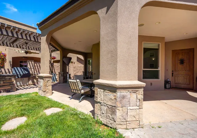 Photo 2 of Single family home for sale at 323 Nuevo Hacienda Ln NW, Los Ranchos, NM 87107 | MLS# 1106061 | Listing updated on 2026-07-30
