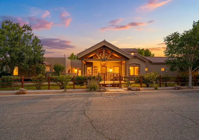 Photo 3 of Sale Pending at 1508 Douglas Macarthur Rd NW, Albuquerque, NM 87107 | MLS# 1106062 | Listing updated on 2026-08-18