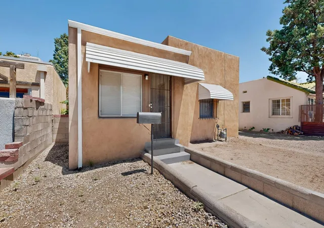 Photo 3 of Sale Pending at 414 8th Street Nw, Albuquerque, NM 87102 | MLS# 1106096 | Listing updated on 2026-08-20