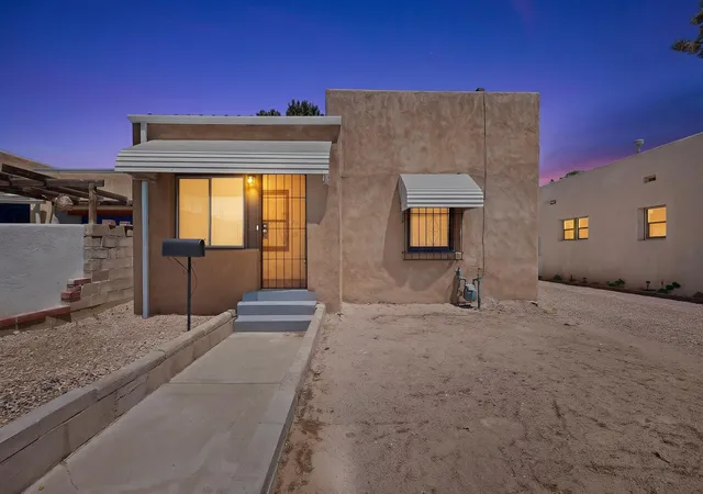 Photo 4 of Sale Pending at 414 8th Street NW, Albuquerque, NM 87102 | MLS# 1106096 | Listing updated on 2026-08-20