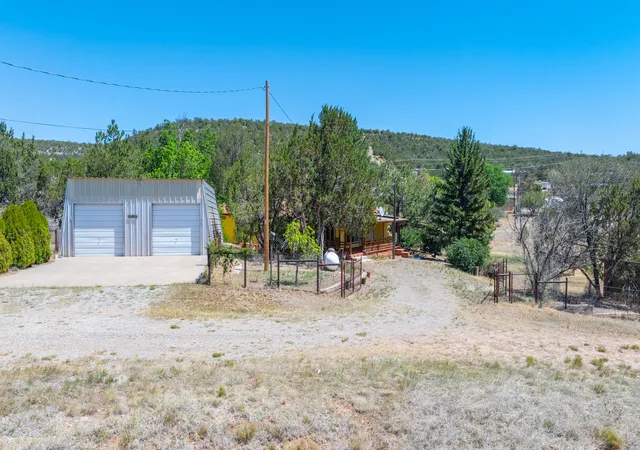 Homes for sale in Edgewood, NM | 3 Evergreen Rd Ln, Edgewood, NM 87015 | MLS# 1106133