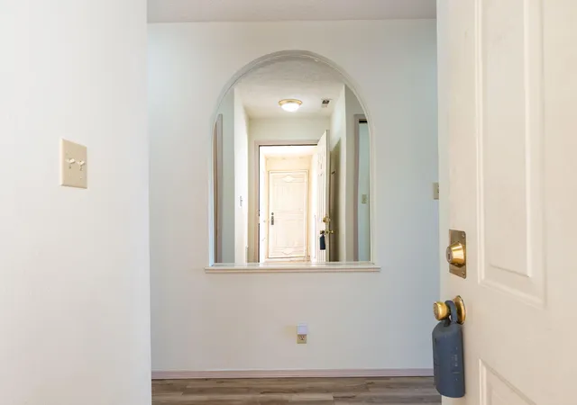 3rd image of 827 Country Club Dr Se #APT 2B, Rio Rancho, NM 87124 | MLS# 1106140