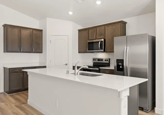3rd image of 818 Calle De Las Rosas, Belen, NM 87002 | MLS# 1106183