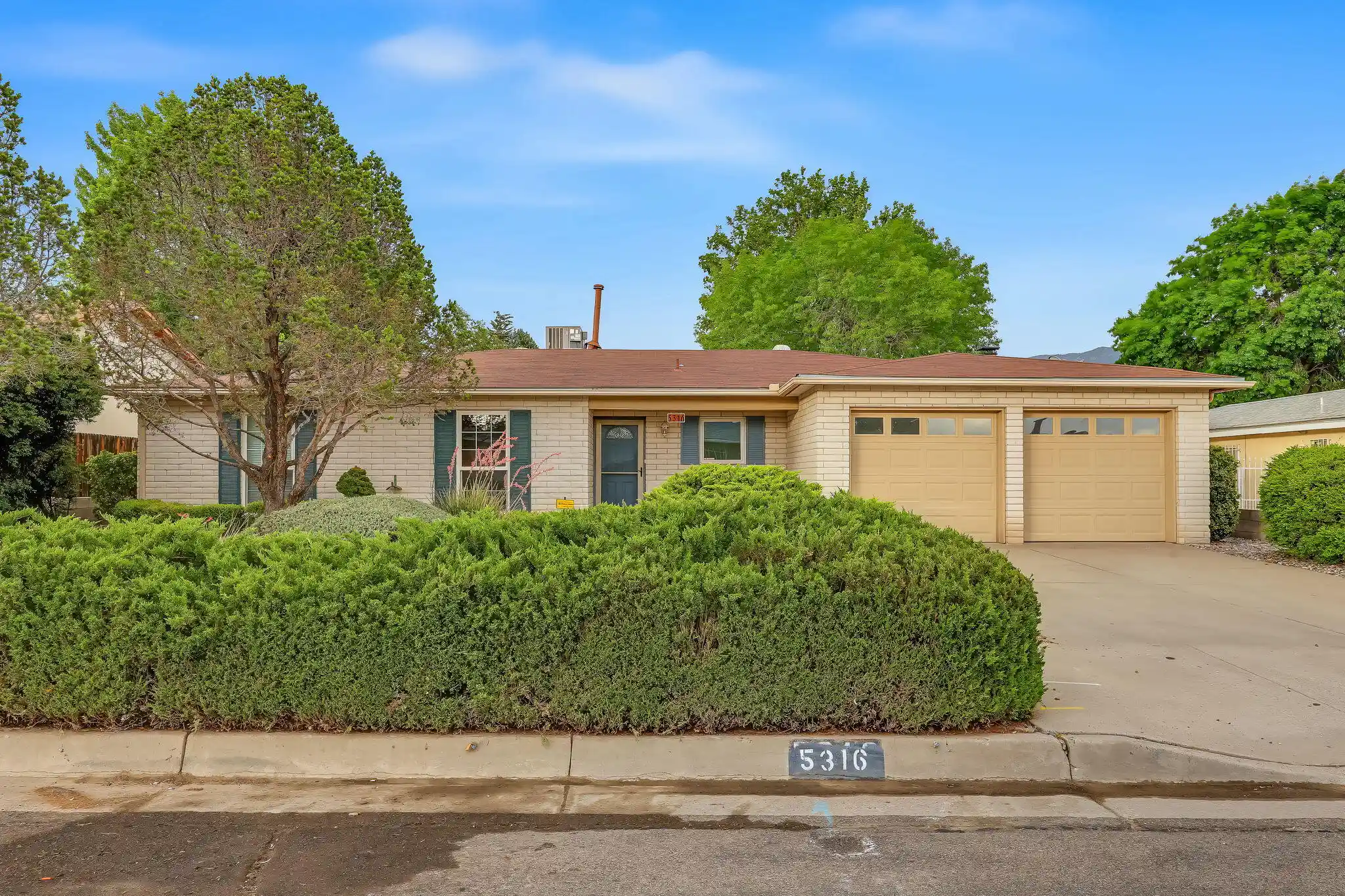 Photo 1 of Sale Pending at 5316 Van Christopher Dr Ne, Albuquerque, NM 87111 | MLS# 1106196 | Listing updated on 2026-10-21