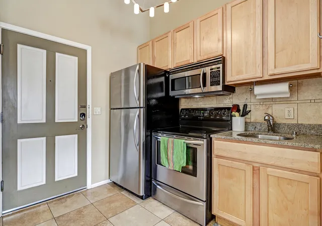 Homes for sale in Albuquerque, NM | 351 Washington St Se #102, Albuquerque, NM 87108 | MLS# 1106216